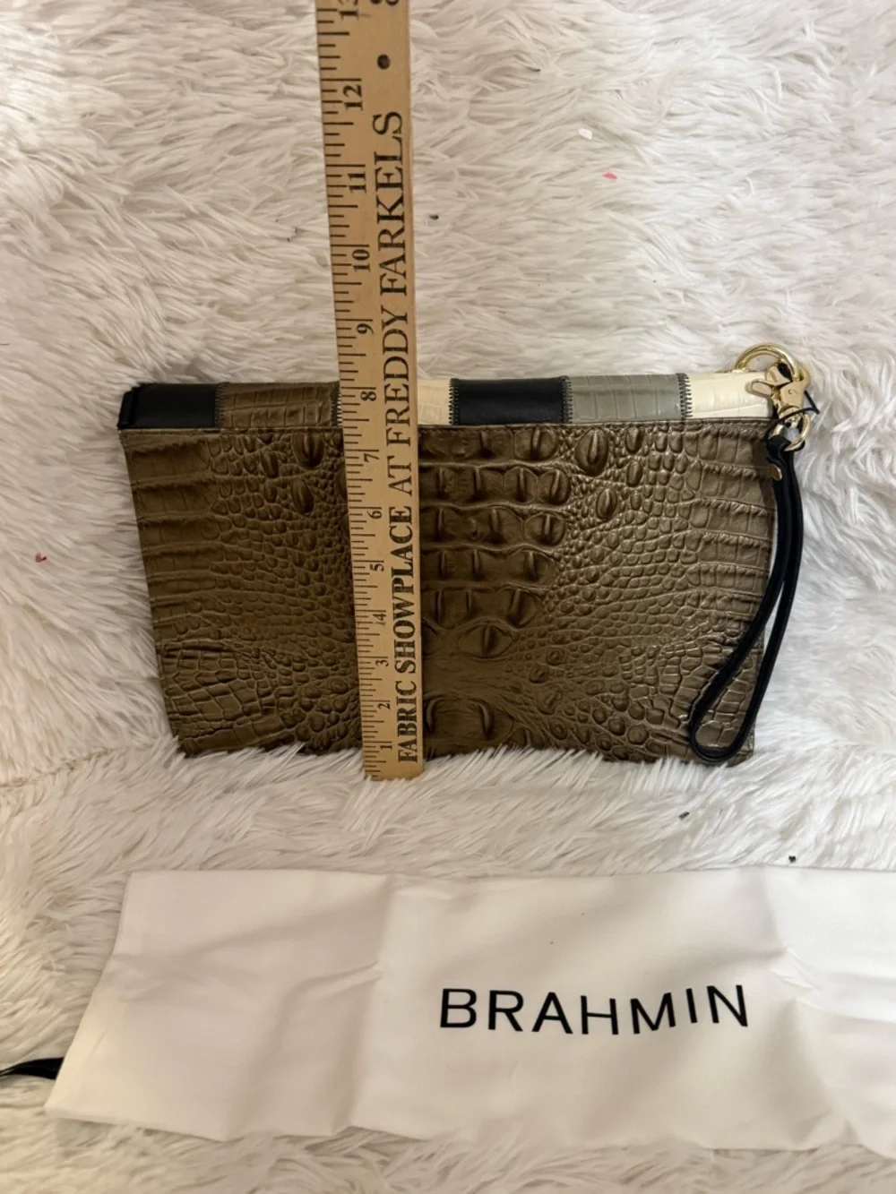 Brahmin Lily Pouch Large Wristlet Clutch Silver Sage Caspian Croc Patchwork NWT - Picture 4 of 5